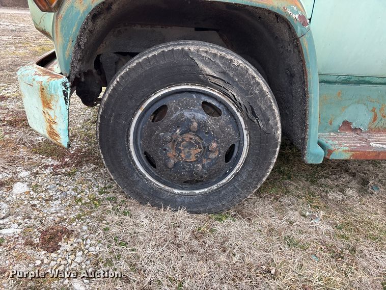 image for item EA4498 1974 GMC 6000 oil distributor truck