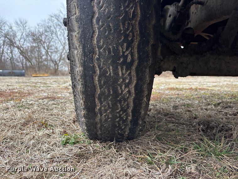 image for item EA4498 1974 GMC 6000 oil distributor truck