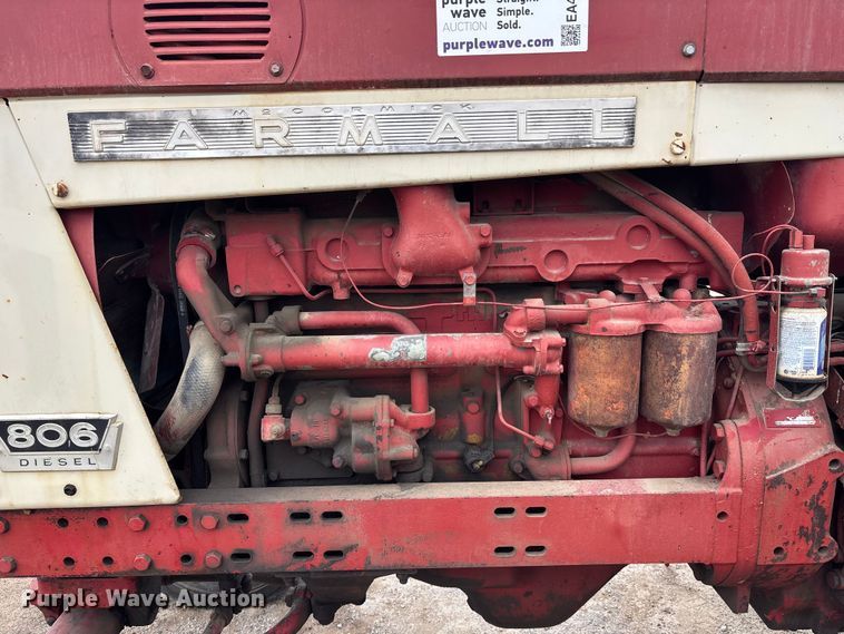 image for item EA4499 1965 International Harvester Farmall 806 tractor