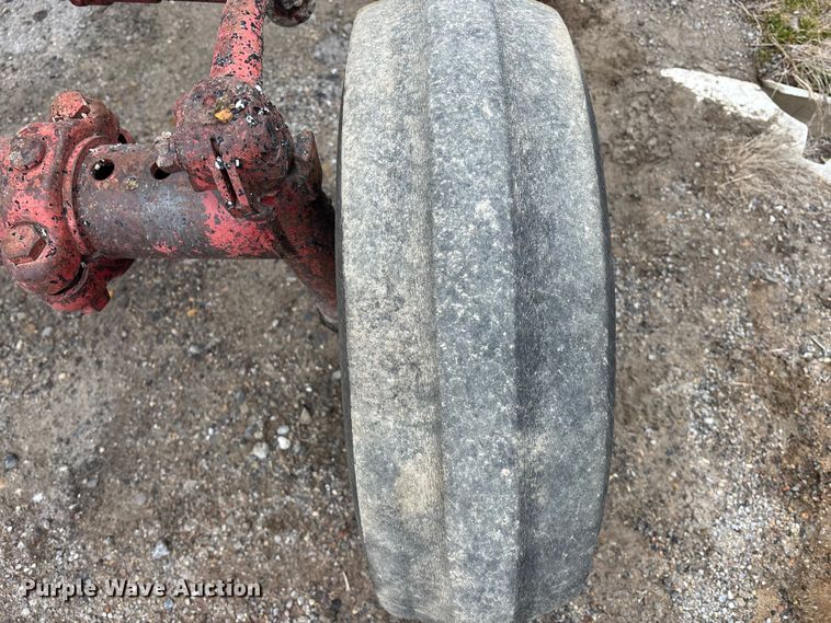 image for item EA4499 1965 International Harvester Farmall 806 tractor