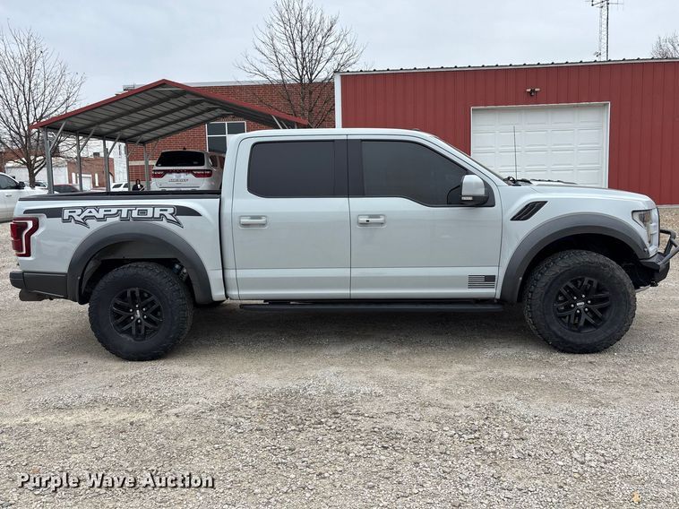 image for item EA4519 2017 Ford F150 Raptor Crew Cab pickup truck