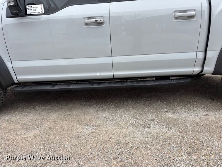 image for item EA4519 2017 Ford F150 Raptor Crew Cab pickup truck