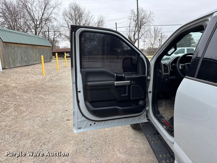 image for item EA4519 2017 Ford F150 Raptor Crew Cab pickup truck