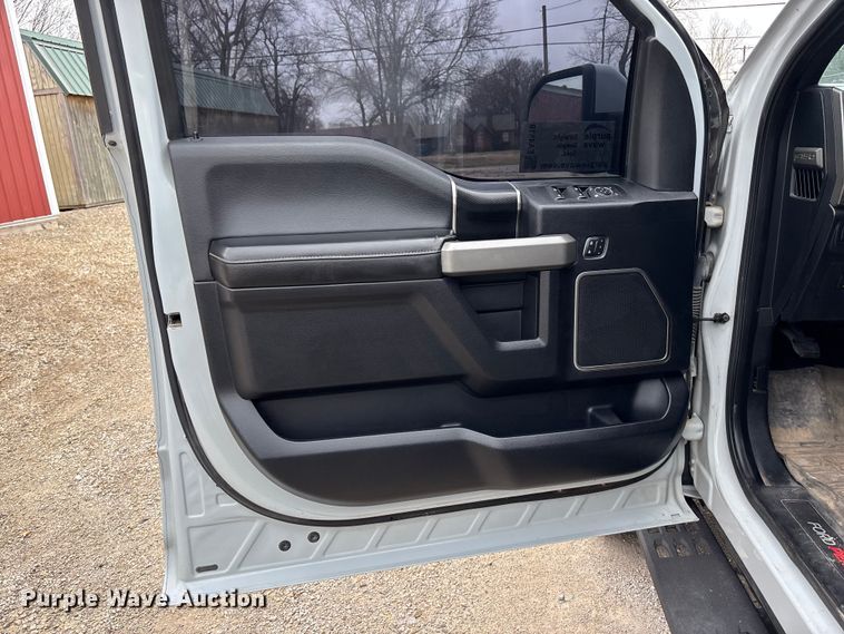 image for item EA4519 2017 Ford F150 Raptor Crew Cab pickup truck