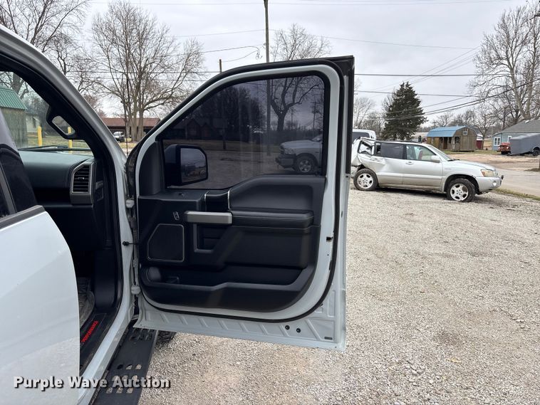 image for item EA4519 2017 Ford F150 Raptor Crew Cab pickup truck