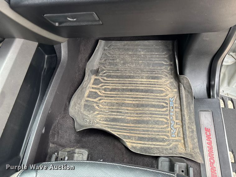 image for item EA4519 2017 Ford F150 Raptor Crew Cab pickup truck