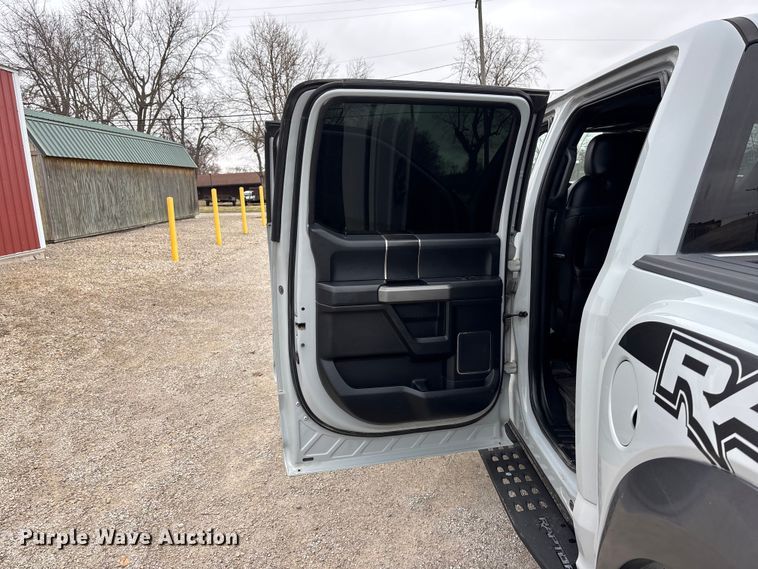 image for item EA4519 2017 Ford F150 Raptor Crew Cab pickup truck