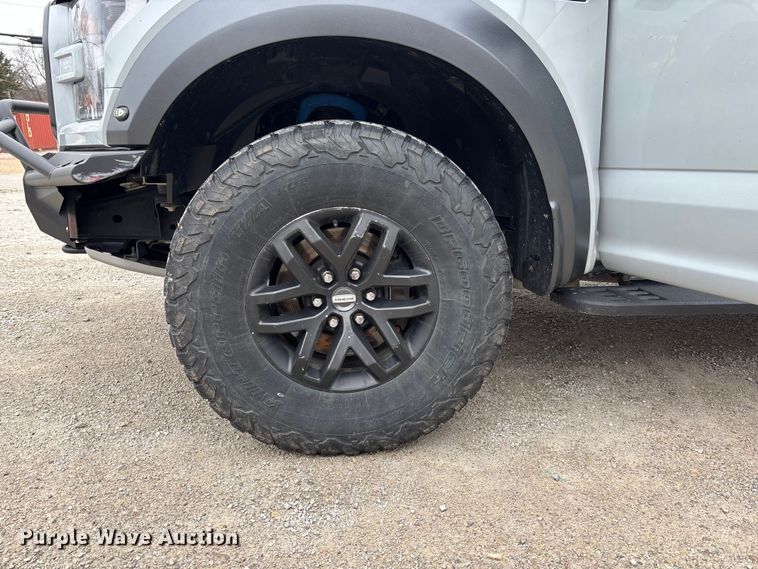 image for item EA4519 2017 Ford F150 Raptor Crew Cab pickup truck