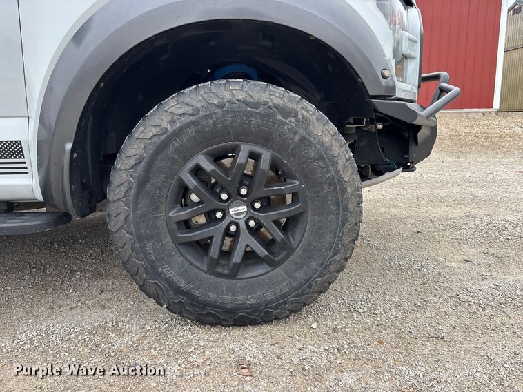 image for item EA4519 2017 Ford F150 Raptor Crew Cab pickup truck