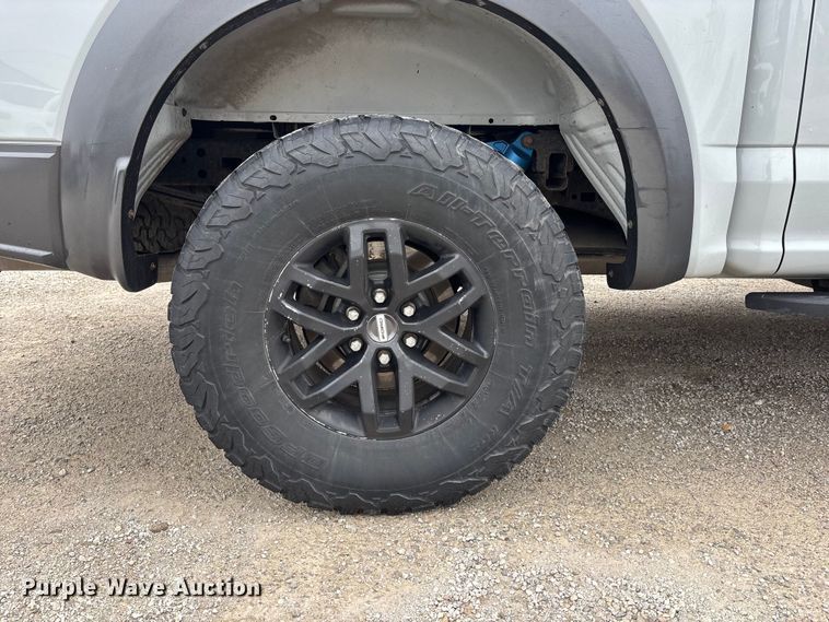 image for item EA4519 2017 Ford F150 Raptor Crew Cab pickup truck