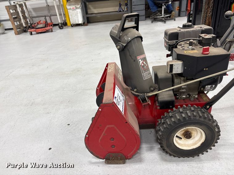 image for item EA4527 Toro 622 Power Throw snow blower