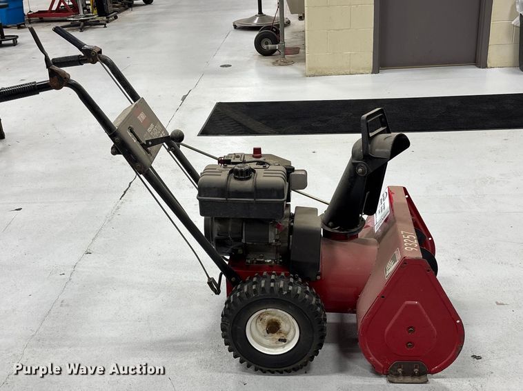 image for item EA4528 Toro 622 Power Throw snow blower