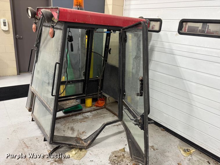 image for item EA4531 (2) Toro mower cabs