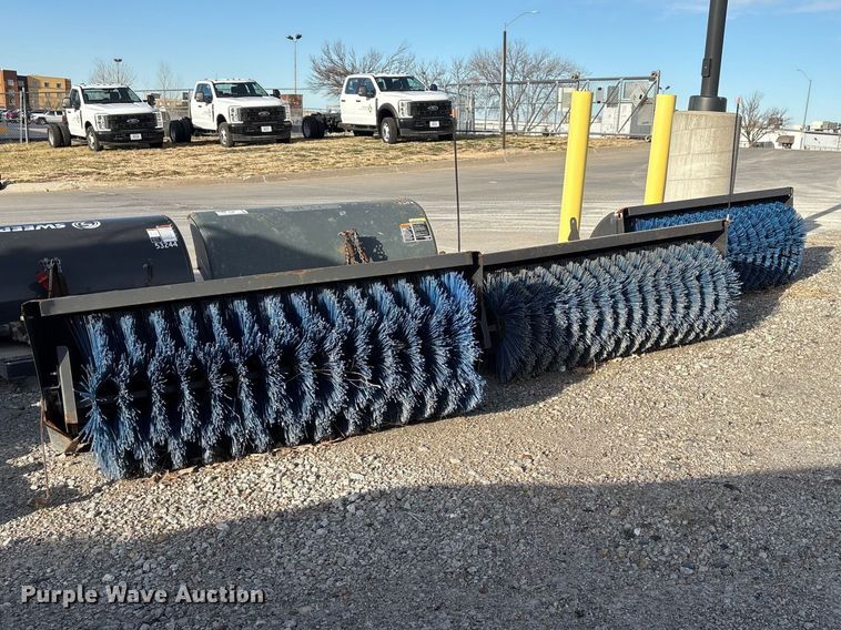 image for item EA4539 (3) Sweepster M24C5A brooms