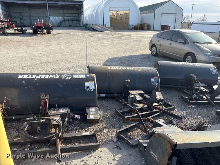 image for item EA4539 (3) Sweepster M24C5A brooms