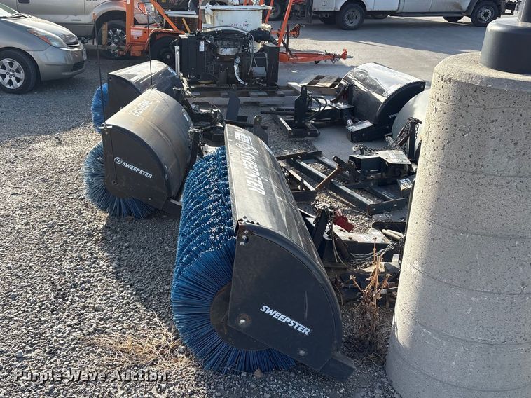 image for item EA4539 (3) Sweepster M24C5A brooms