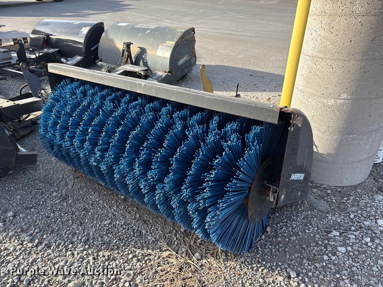 image for item EA4539 (3) Sweepster M24C5A brooms