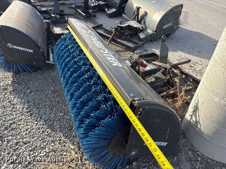 image for item EA4539 (3) Sweepster M24C5A brooms