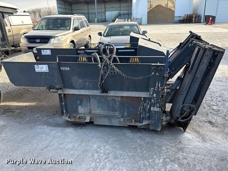 image for item EA4541 2015 Malavasi Pavijet MG76C skid steer paver