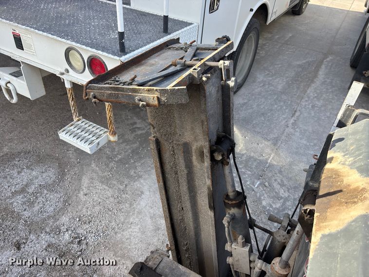 image for item EA4541 2015 Malavasi Pavijet MG76C skid steer paver