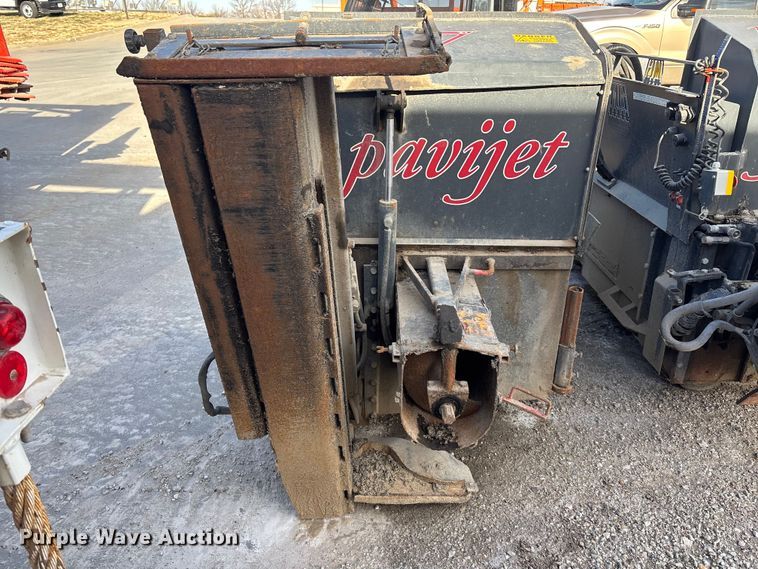 image for item EA4541 2015 Malavasi Pavijet MG76C skid steer paver