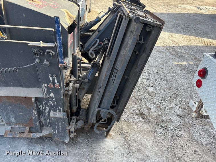 image for item EA4541 2015 Malavasi Pavijet MG76C skid steer paver