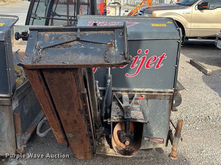 image for item EA4542 2015 Malavasi Pavijet MG76C skid steer paver