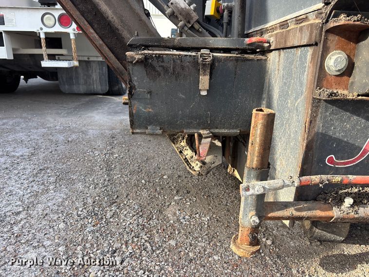 image for item EA4542 2015 Malavasi Pavijet MG76C skid steer paver