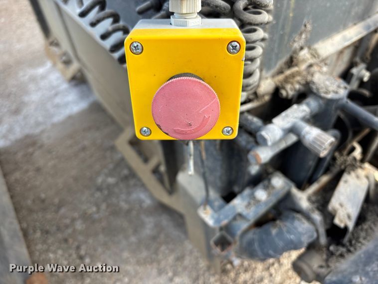 image for item EA4542 2015 Malavasi Pavijet MG76C skid steer paver