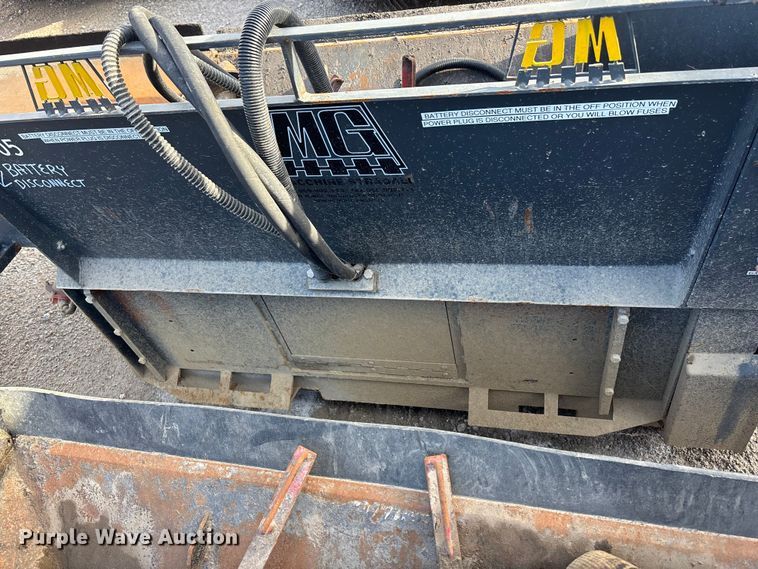 image for item EA4542 2015 Malavasi Pavijet MG76C skid steer paver