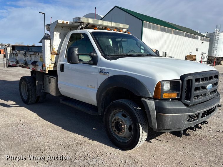 image for item EA4543 2007 Ford F450 Super Duty dump truck