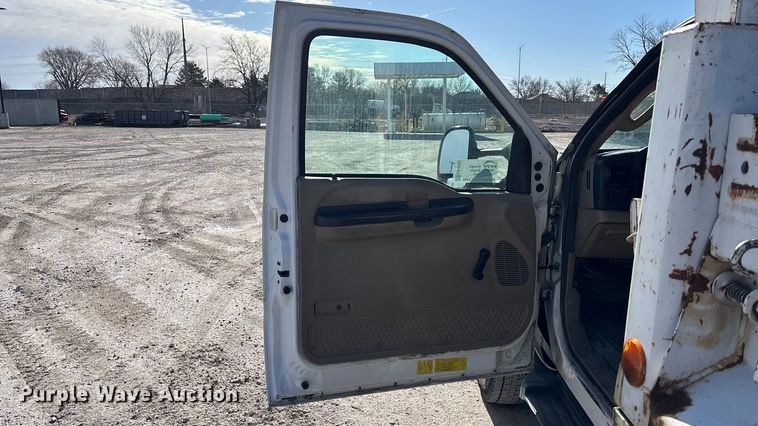 image for item EA4543 2007 Ford F450 Super Duty dump truck