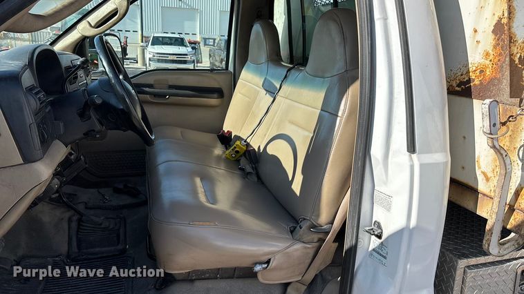 image for item EA4543 2007 Ford F450 Super Duty dump truck