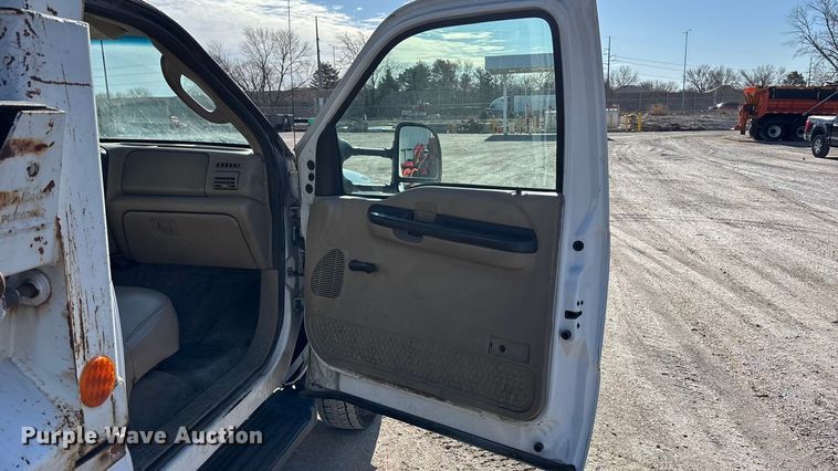 image for item EA4543 2007 Ford F450 Super Duty dump truck