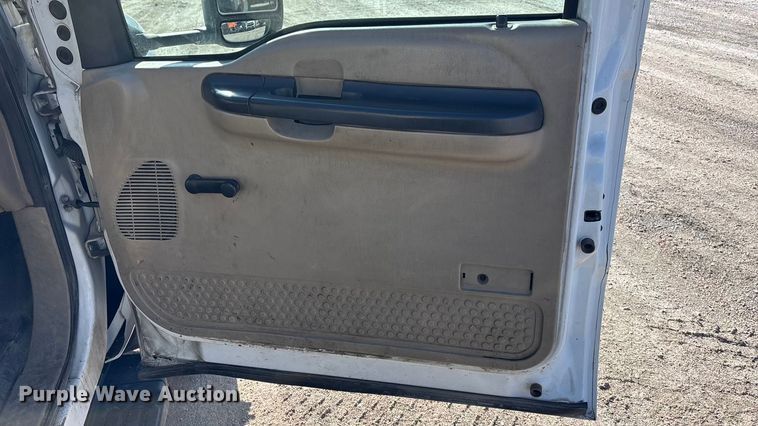 image for item EA4543 2007 Ford F450 Super Duty dump truck