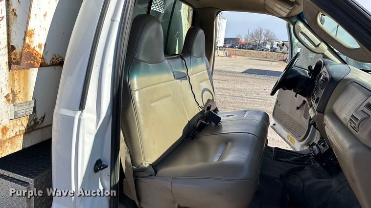 image for item EA4543 2007 Ford F450 Super Duty dump truck