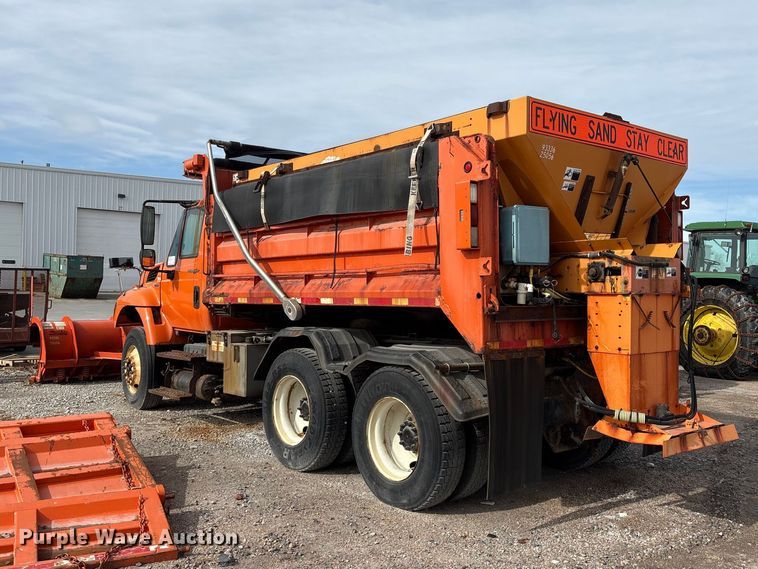 image for item EA4545 2009 International 7400 dump truck