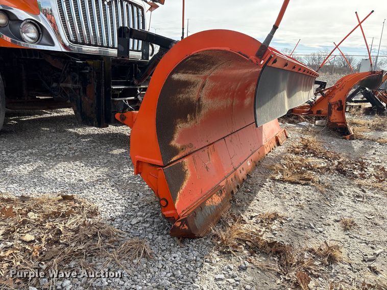 image for item EA4545 2009 International 7400 dump truck