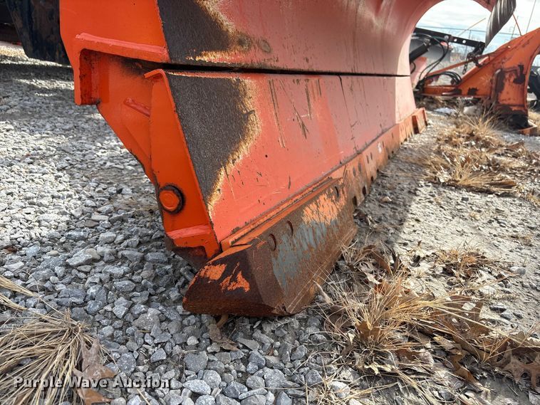 image for item EA4545 2009 International 7400 dump truck