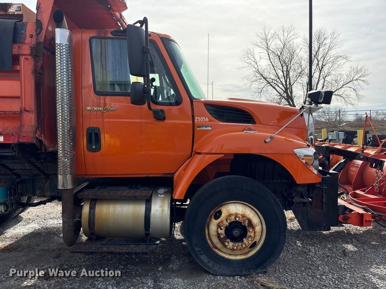 image for item EA4545 2009 International 7400 dump truck