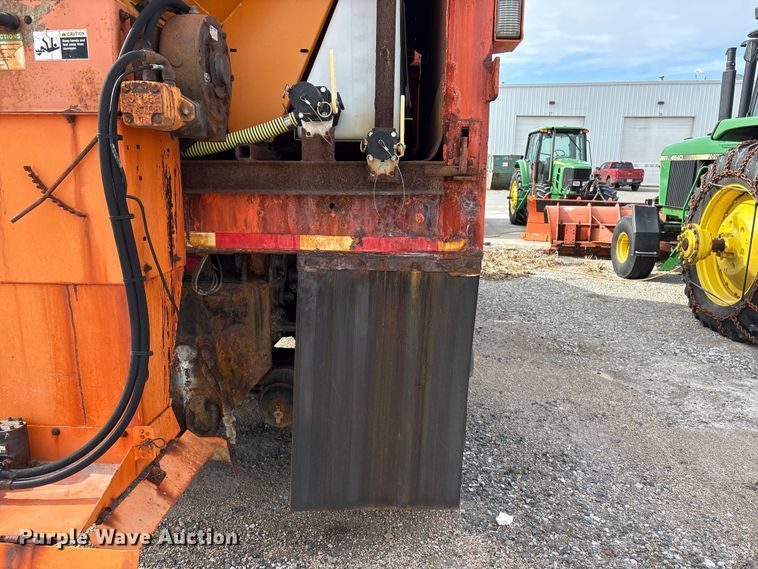 image for item EA4545 2009 International 7400 dump truck