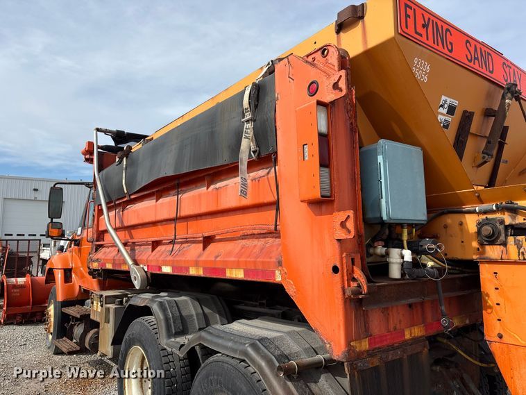 image for item EA4545 2009 International 7400 dump truck