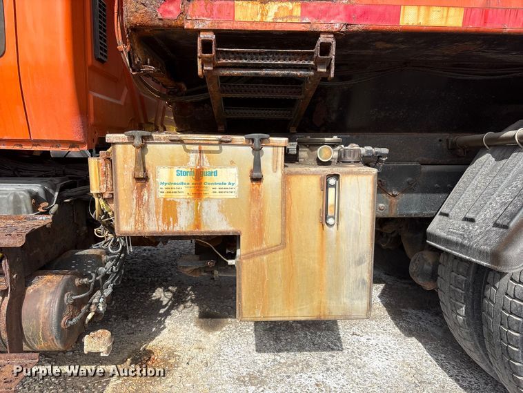 image for item EA4545 2009 International 7400 dump truck