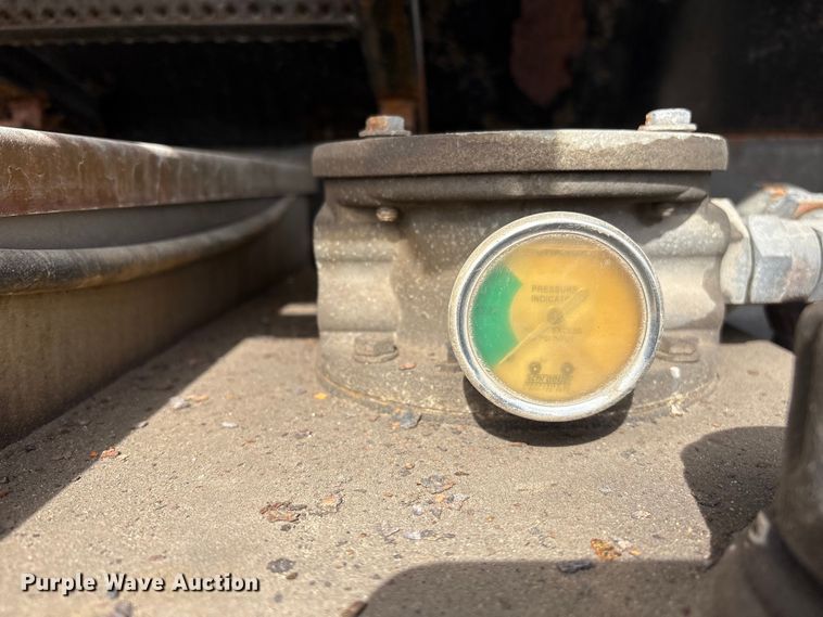 image for item EA4545 2009 International 7400 dump truck