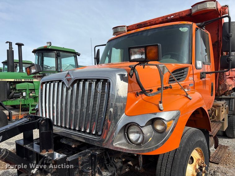 image for item EA4545 2009 International 7400 dump truck