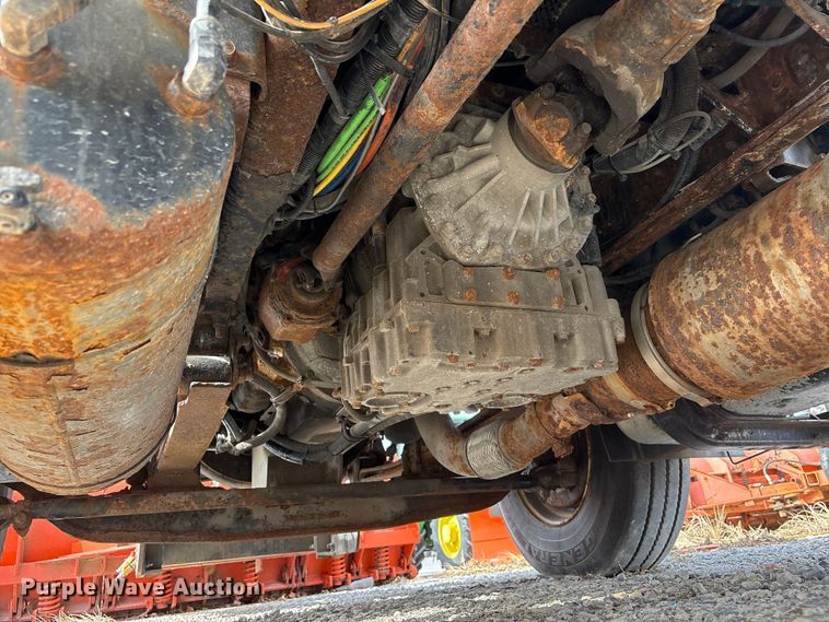 image for item EA4545 2009 International 7400 dump truck