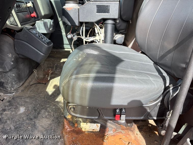 image for item EA4545 2009 International 7400 dump truck