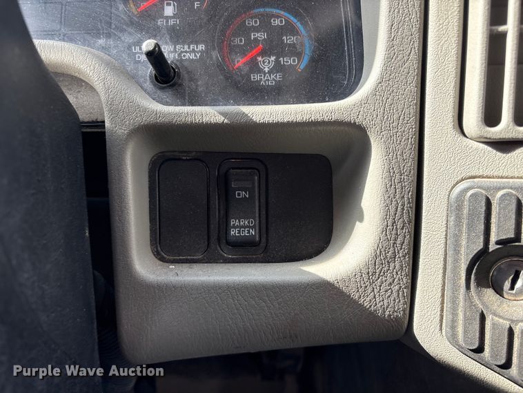 image for item EA4545 2009 International 7400 dump truck