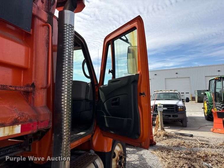 image for item EA4545 2009 International 7400 dump truck
