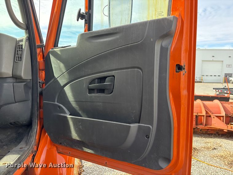 image for item EA4545 2009 International 7400 dump truck